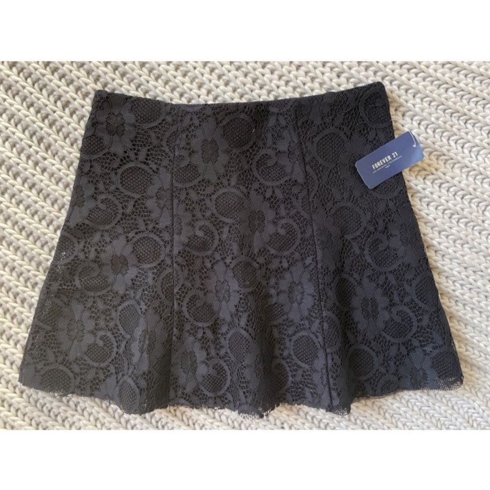NWT Forever 21 black lace circle skirt women’s sz M